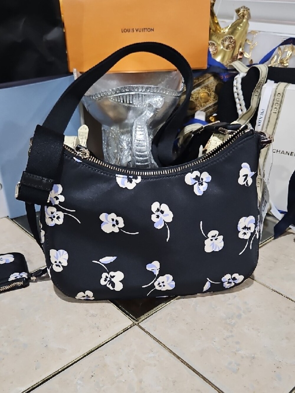 NWT! $299 Kate spade Black Floral Chelsea Crossbody Bonus Bag! - Picture 5 of 8
